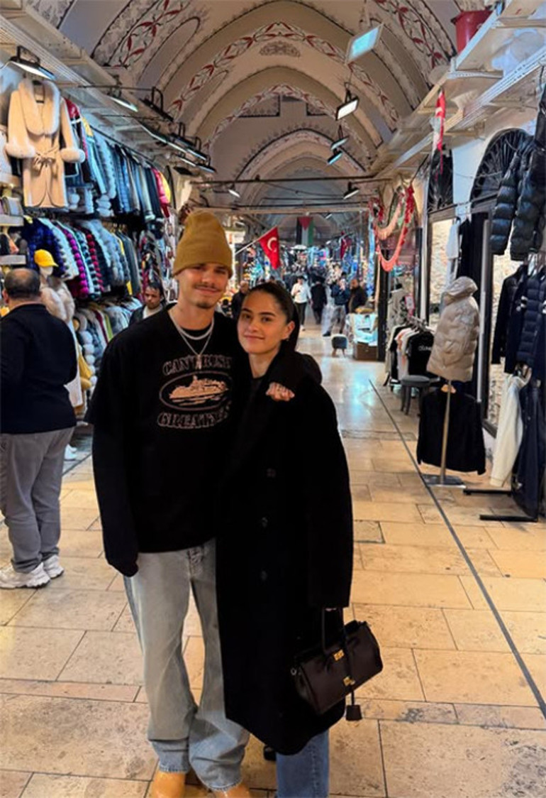 Bakmayın genç kız gibi göründüğüne... Bir değil üç kez kaynana