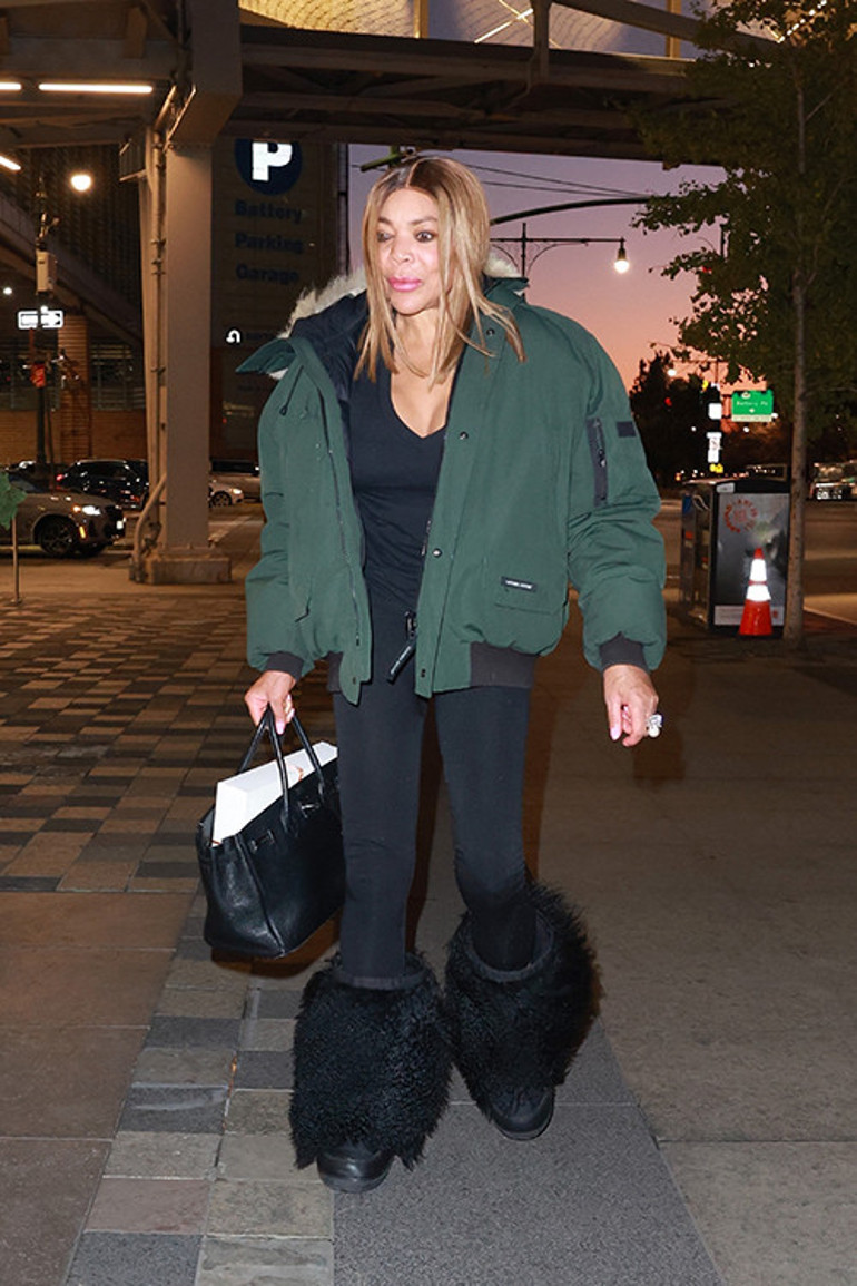 Hayatı bir kabusa döndü... Ünlü sunucuyu bir odaya kilitlediler... Sadece bir saat güneşi görebiliyor