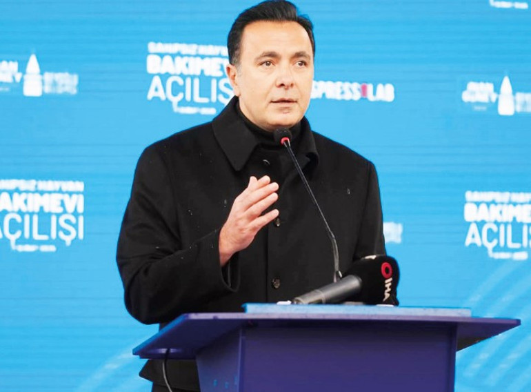 Yeni aşkını ‘parti’de buldu