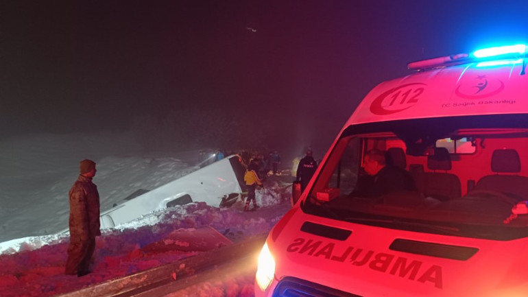 Devrilen otobüste hayatını kaybeden 5 kişinin kimliği belli oldu