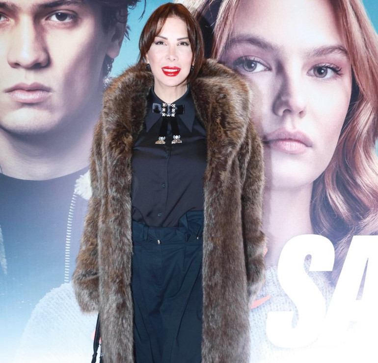 Galaya ünlü akını... Ağlatan aşk