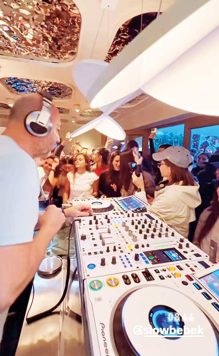 Düzenleyenler, katılanlar, DJ’ler anlattı: Kahve partilerini çok mu sevdik ve neden