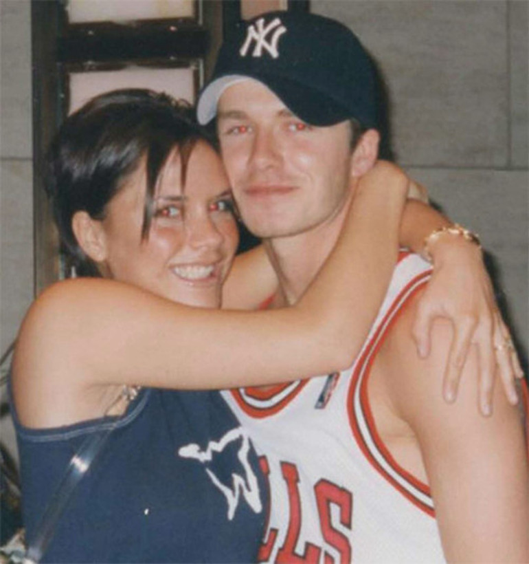 İki eltinin öpücük savaşı... Cevabı saatler sonra geldi