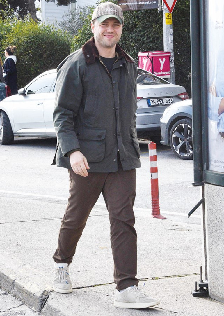 1.69 boyundaki beni Playboy yaptınız