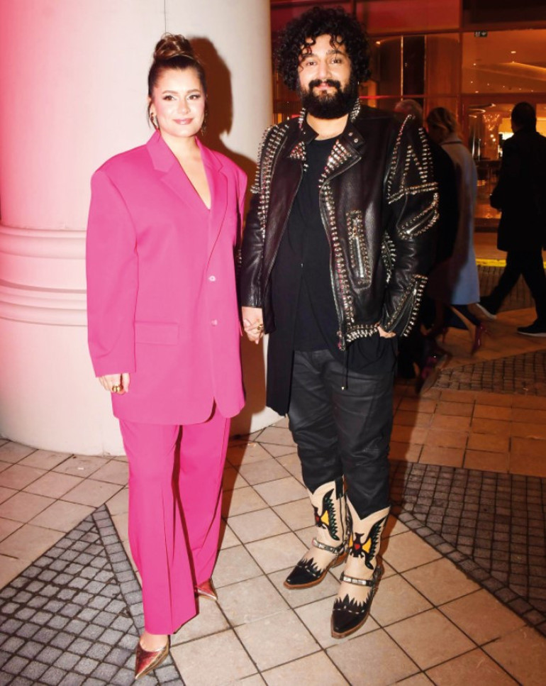 6’ncı yıl kutlaması... Atiye aşka geldi