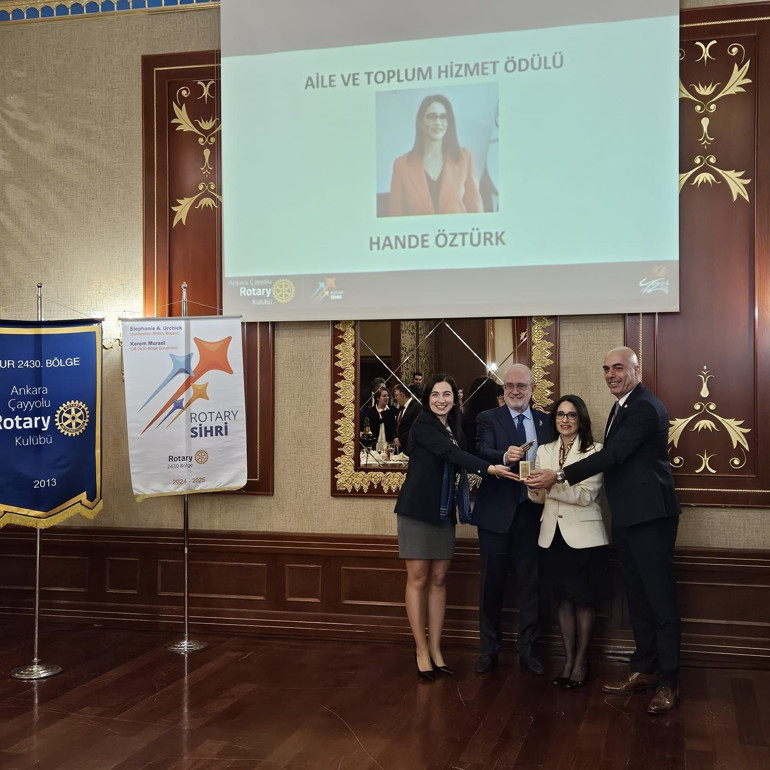 Hande Öztürk’e Rotary’den Aile ve Toplum Hizmet Ödülü