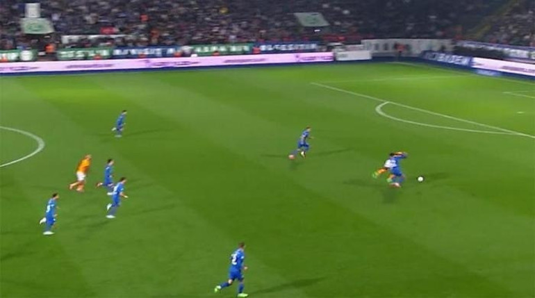 Trio ekibi Çaykur Rizespor-Galatasaray maçındaki hakem kararlarını değerlendirdi Penaltı itirazları, gol önce faul tartışması...