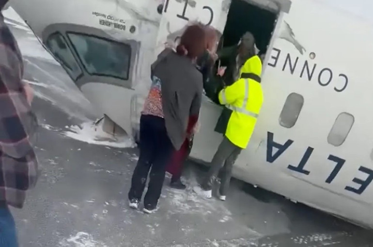 Takla atıp ters dönen uçağın içinden yeni görüntüler Yolcular dehşeti böyle anlattı: Hepimiz yarasa gibi asılı kaldık