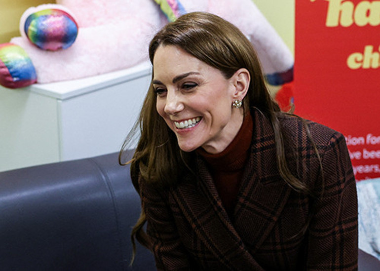 Ailesinin skandallarını unutturmuştu: Sonunda heykelini yaptılar