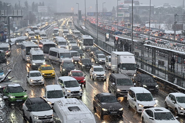 Son dakika haberi: İstanbul Valisi Davut Gül açıkladı... İstanbulda okullar tatil edildi