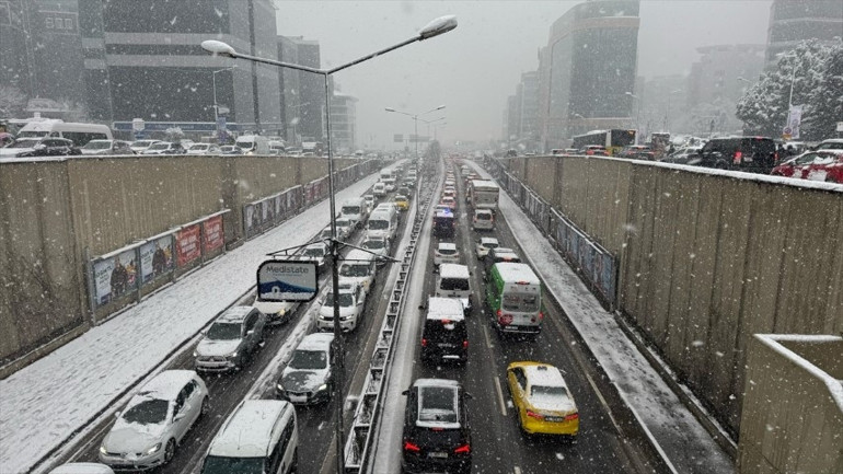 Son dakika haberi: İstanbul Valisi Davut Gül açıkladı... İstanbulda okullar tatil edildi