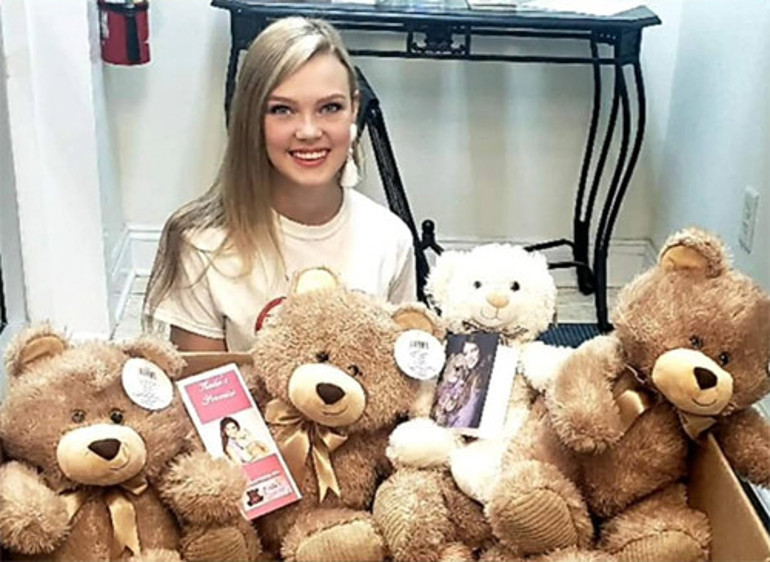 Küçük yaşta taciz kurbanı oldu... Evlatlık alınınca gülen yüzü sonsuza kadar soldu... Evine üç dakika kala trafik kazasında hayata veda etti