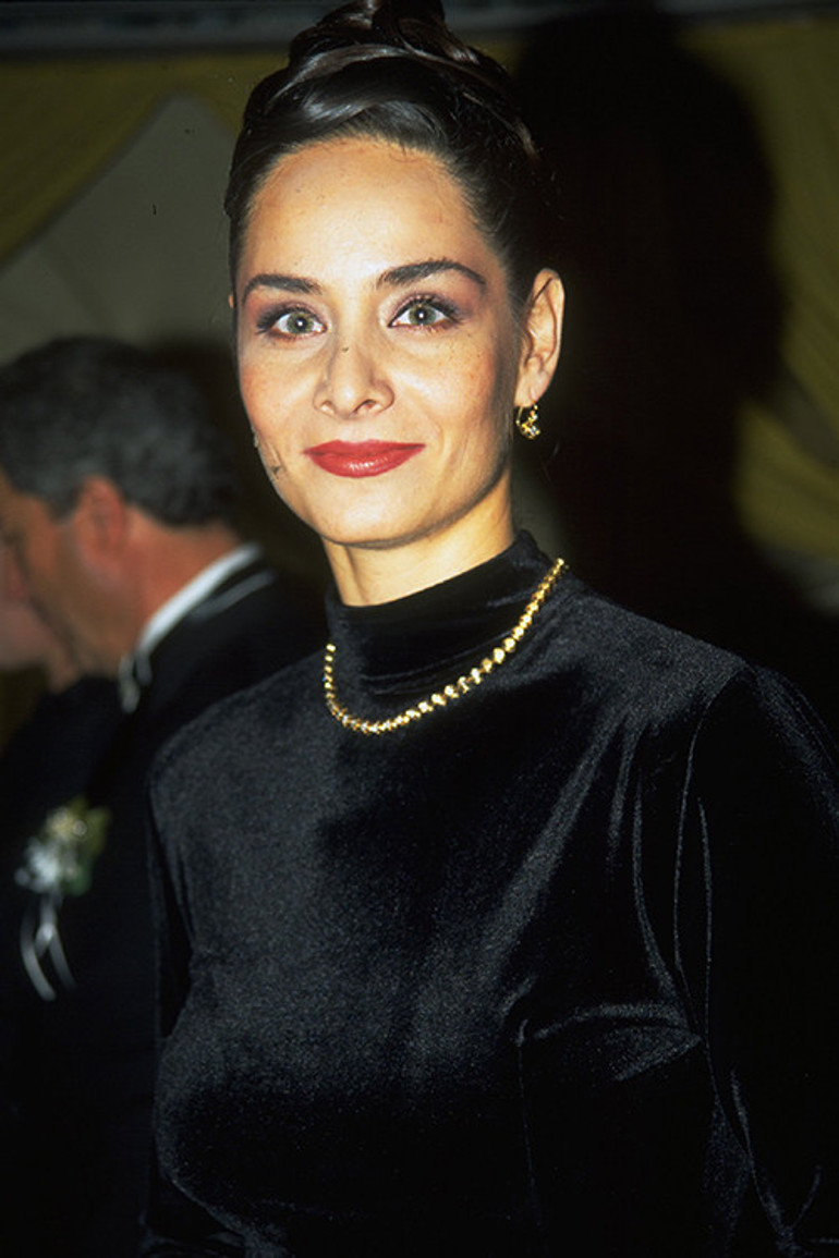 Hem Türkiyenin hem Avrupanın en güzeli seçilmişti... Yıllar geldi geçti, bir tek gözleri bozuldu... Ne yüzü değişti ne kilosu