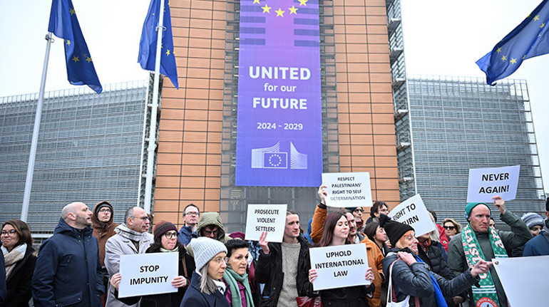 AB çalışanlarından İsrail protestosu