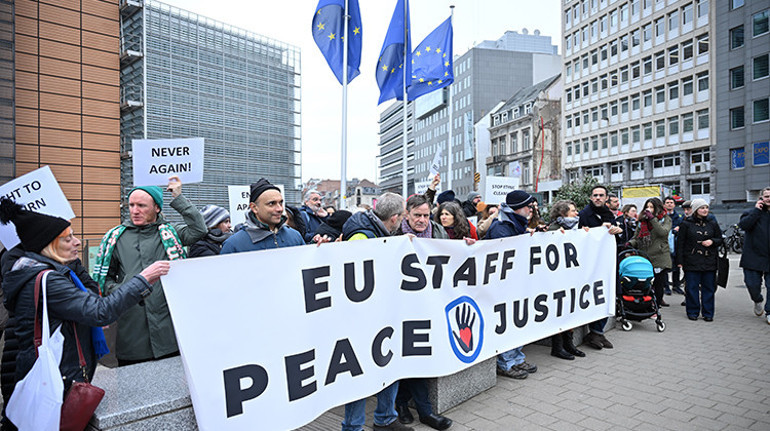 AB çalışanlarından İsrail protestosu