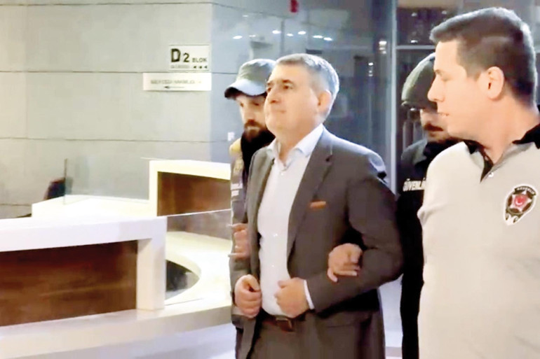 AK Parti’de değişim var ama bakan toto oynanıyor
