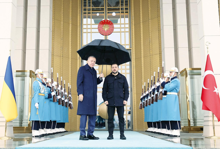 AK Parti’de değişim var ama bakan toto oynanıyor