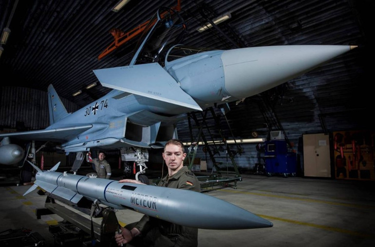 Yunanistanda Türkiye korkusu Miçotakis Paristen eli boş döndü, yeni hedef İngiltere