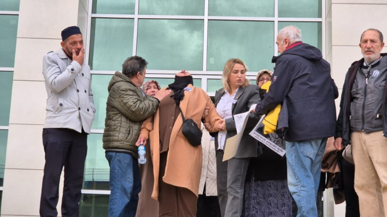 Acılı anne, mahkemenin kararını öğrenince Allahu ekber diyerek bağırdı