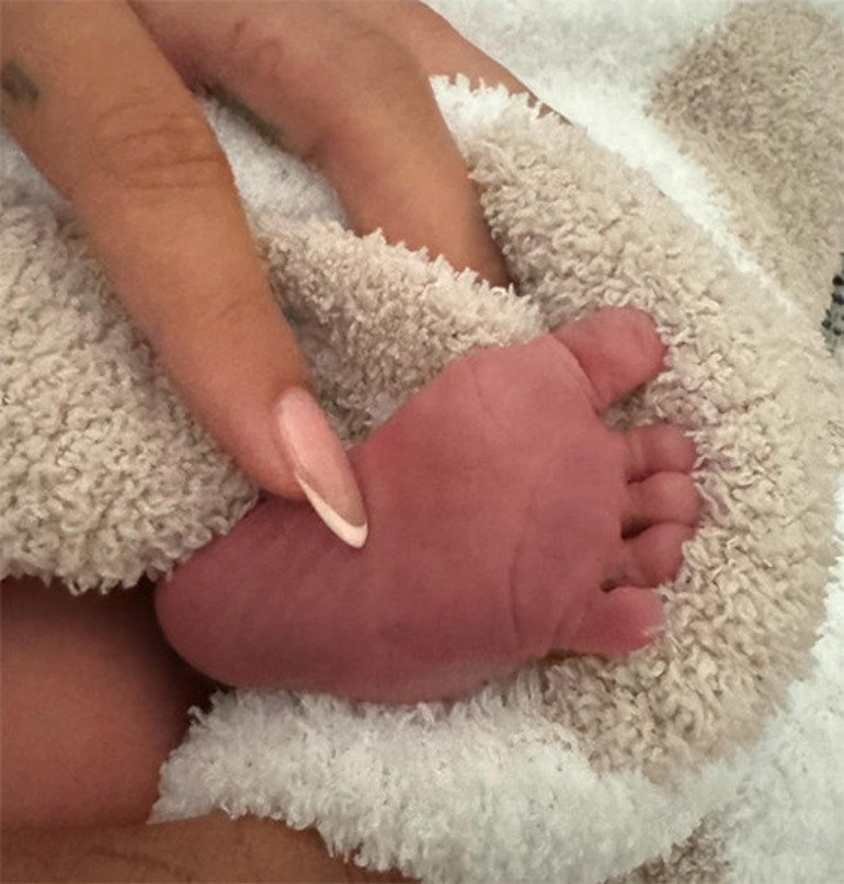 Küçük yaşta gelen şöhret ona yaramadı: Sanki başıboş bir top mermisi gibi... Genç şarkıcının içler acısı hali