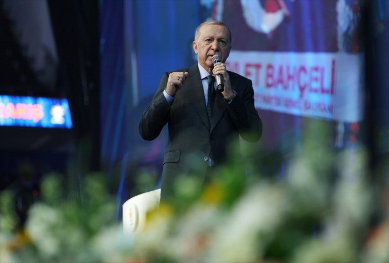 AK Partide büyük kongresinde büyük coşku On binlerce partili Erdoğanın mesajlarını takip etti | Erdoğan: Salon dışında 60 bin kişi var