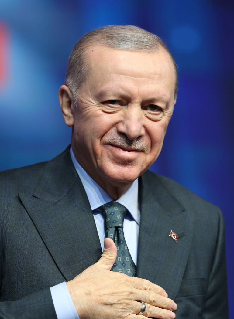 AK Partide büyük kongresinde büyük coşku On binlerce partili Erdoğanın mesajlarını takip etti | Erdoğan: Salon dışında 60 bin kişi var