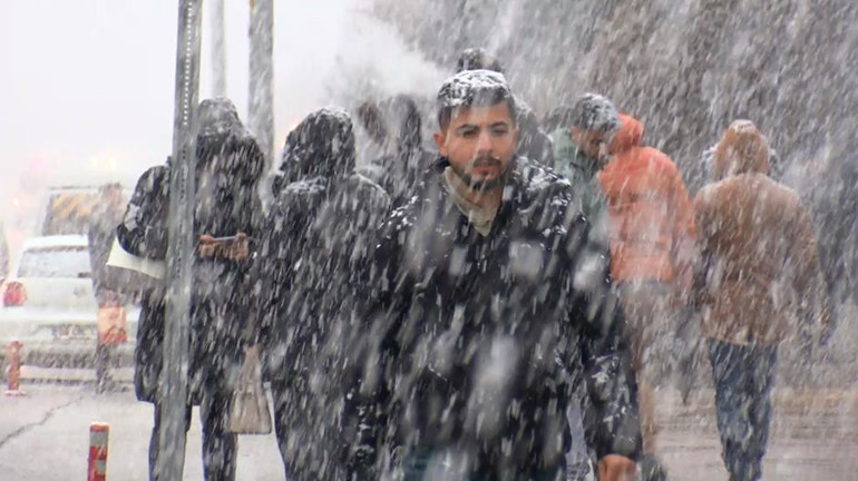 Bir gün yağar bir ay donarız