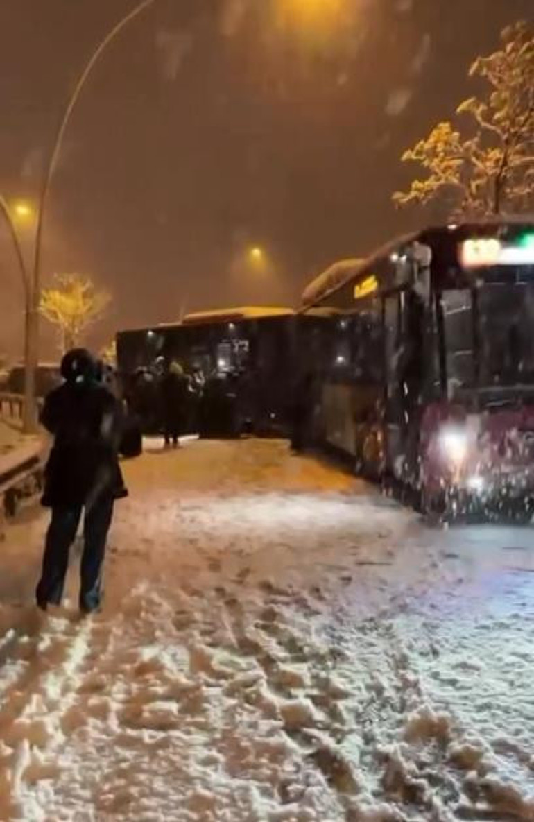 Bir gün yağar bir ay donarız