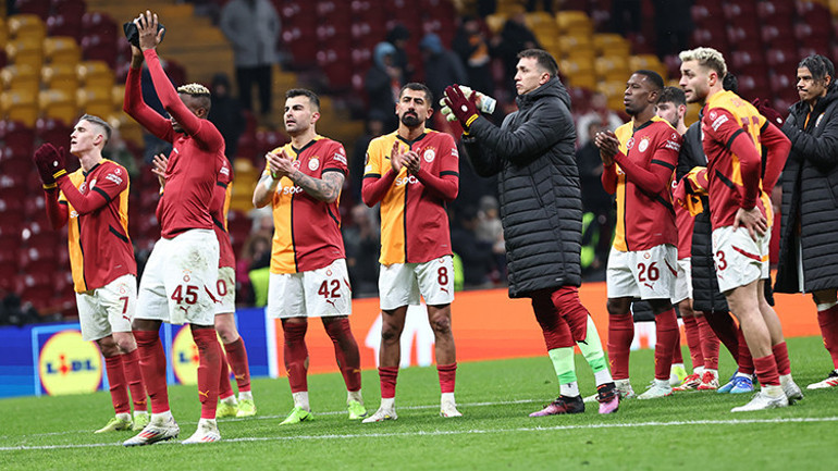 Galatasaray - Fenerbahçe maçı öncesi derbi analizi Mourinhonun tecrübesi ve Okan Burukun karnesi...