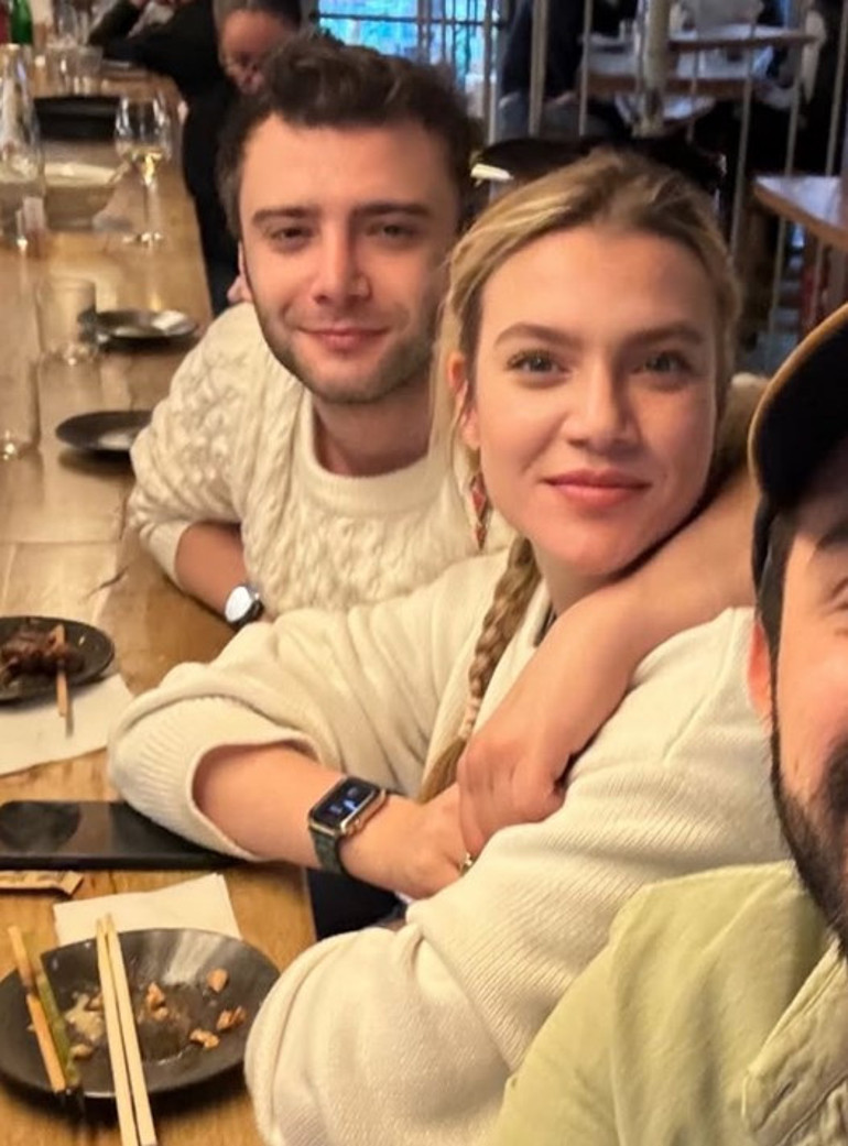 Birlikte ilk poz geldi Gizemli aşıklar Atinada ortaya çıktı...