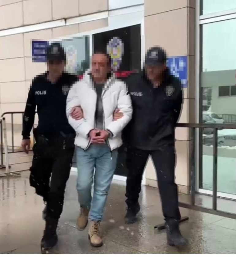 Kar topu atan çocukları silahla tehdit eden maganda tutuklandı