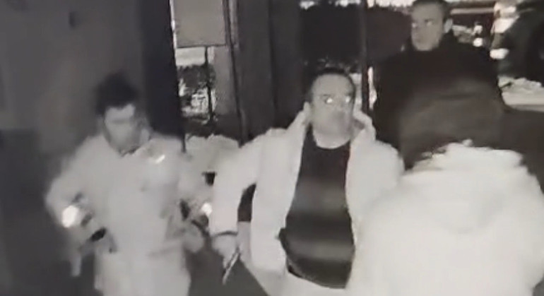 Kar topu atan çocukları silahla tehdit eden maganda tutuklandı