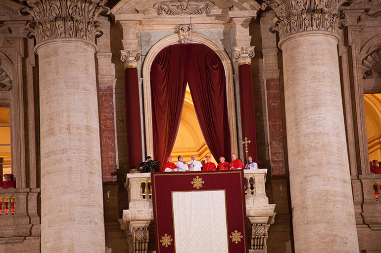 Papa Francis hayatını kaybetti Yeni papa nasıl seçilecek Herkesin gözü bu bacada olacak