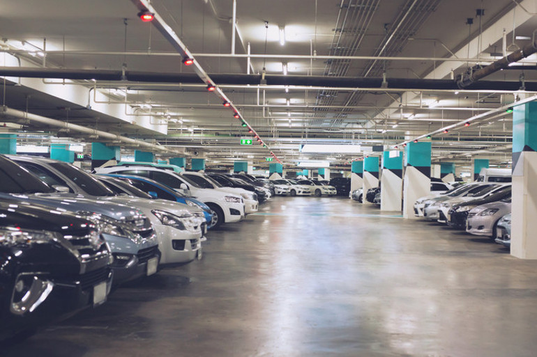 Bina girişine yazılanlar pes dedirtti: Ev sahibi ile kiracı arasında ‘otopark’ krizi ‘Kira ücretinde indirim talep edilebilir ama...’