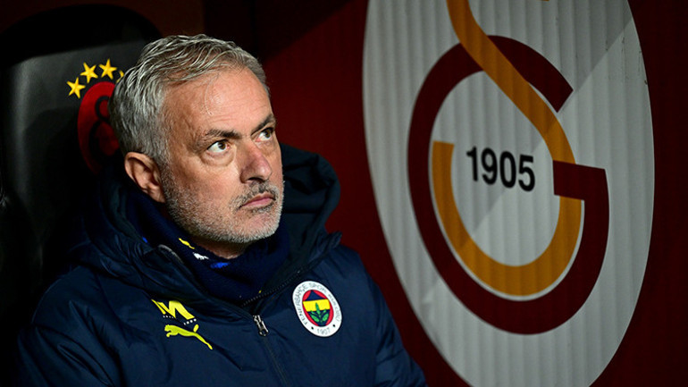 Türk futbolunda maymun tartışması Peki hukukçular ne diyor Mourinhoya ceza gerekir mi İşte cevabı