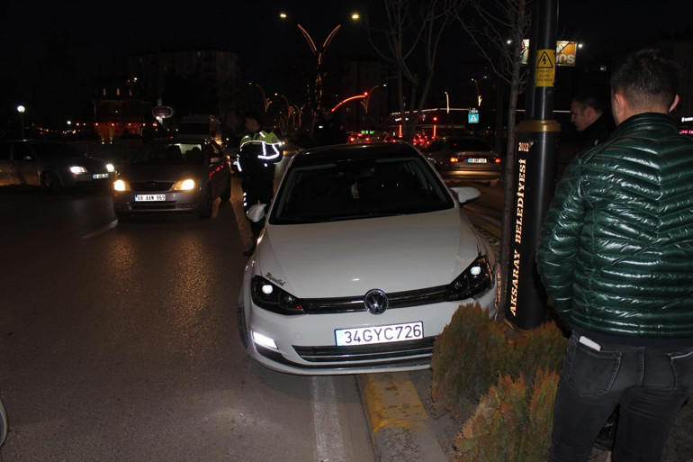Önce yayaya, ardından direğe çarptı... Alkollüyüm, ehliyetimi alabilirsiniz dedi