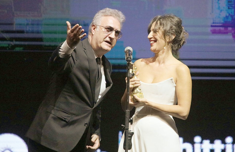 Türkan Güneş, Gülşen Ay