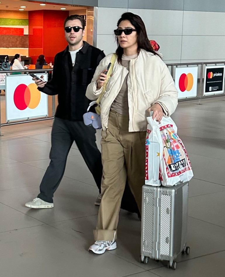 Sürpriz doğum günü kutlaması Uçaktan indi tekneye koştu....