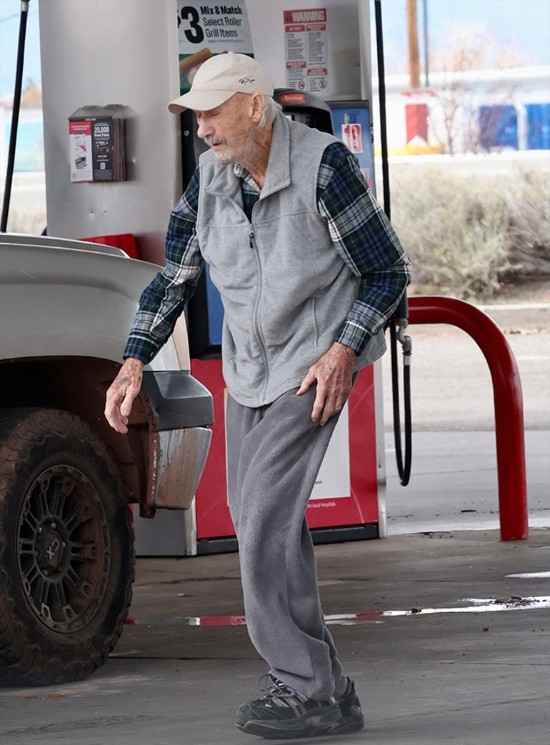 Efsane oyuncu Gene Hackman ve eşi Betsy Arakawadan Hollywoodu sarsan haber... Ünlü çift köpekleriyle birlikte ölü bulundu