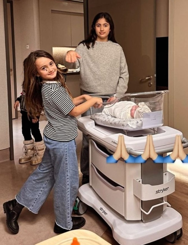 Doğum sonrası ilk fotoğraf... 4 Kasım 2025... Hoş geldin oğlum