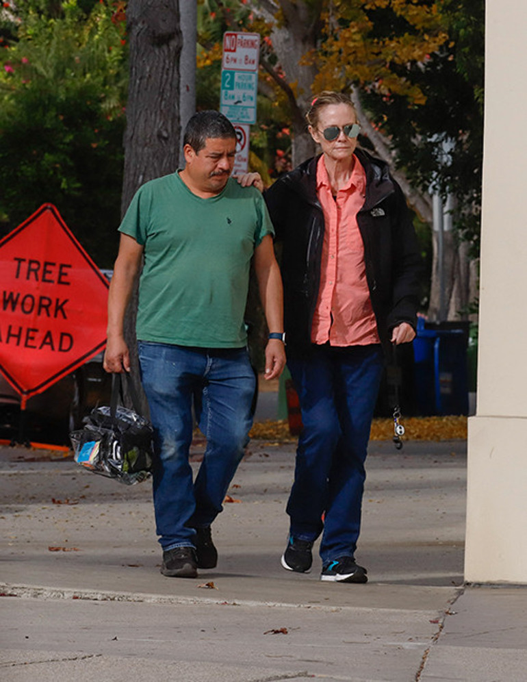 Ekranın en sevilen dizisiyle gönüllere yerleşmişlerdi... Aradan 40 yıl geçti... Biri artık dünyayı bilmiyor, diğeri tek başına ayakta duramaz hale geldi