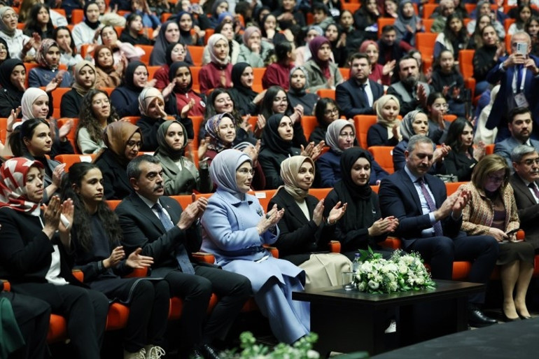 Emine Erdoğan: Şule Yüksel Şenler, tüm hayatını bu milletin dertlerine adadı