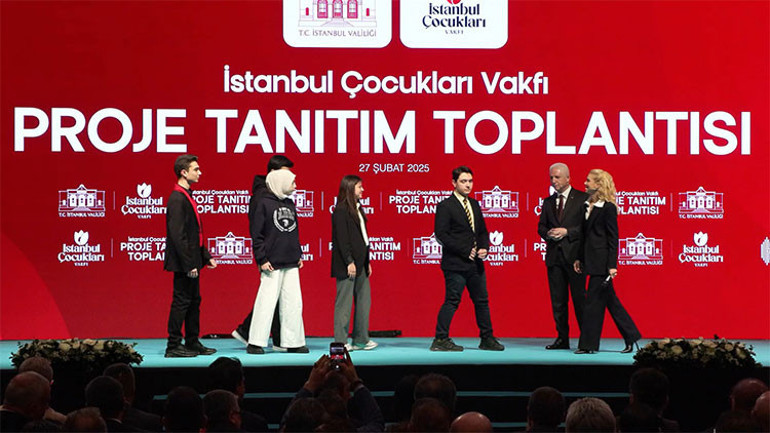 Vali Gül: Ne Türkiye birincisi olan ne de okuldan kopan çocuklarımızı yok sayabiliriz