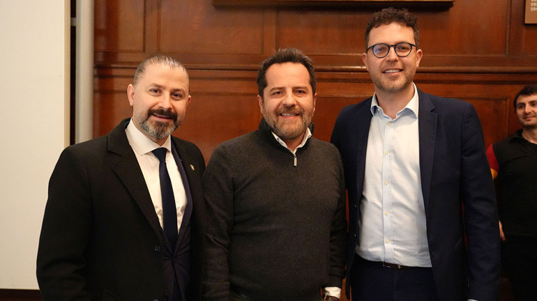 Erden Timur Londra’da Galatasaraylılarla buluştu