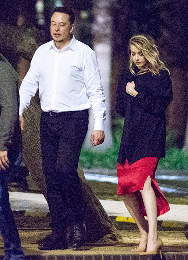 Kalabalık ailesi durmadan büyüyor: Çocuklarını saymaya iki elin parmakları yetmez oldu: 14üncü bebek sürprizi