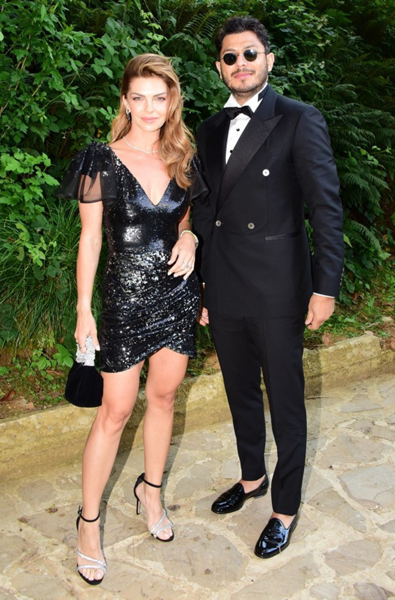 Kıskanç birisi değilim, artık kadınlar erkeklere yazıyor