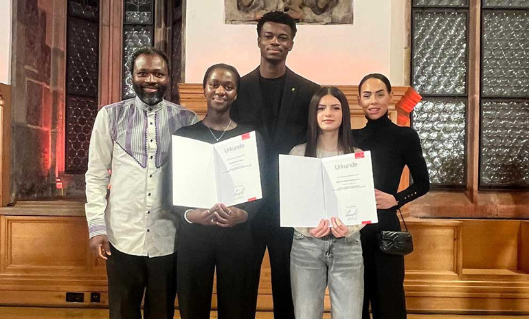 Taekwondo Özer’in sporcularına ‘Onur Ödülü’