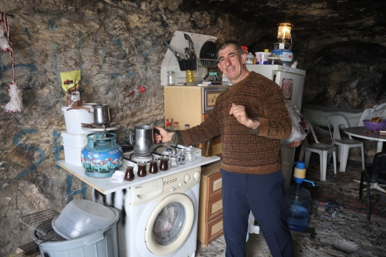 Mağarada yaşayan adama Valilikten hediye... Yine de mutlu olmadı: Orada daha huzurluydum