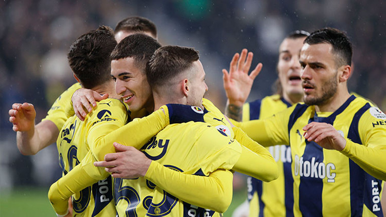 Fenerbahçeye usta yazarlardan övgü dolu sözler ‘Mourinho ile görünmeyen ama hissedilen bir bağ var’