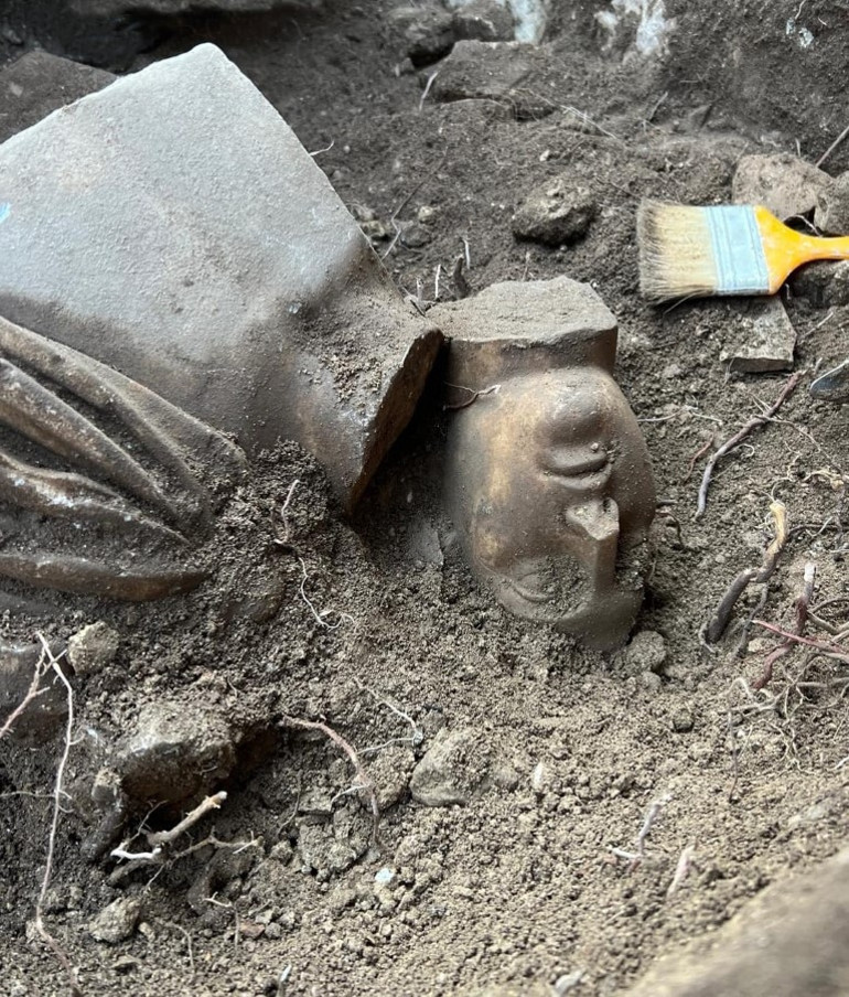 Mitolojide Zeus’un habercisi Hermesin heykeli Aspendos arkeoloji kazılarında bulundu